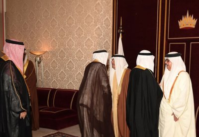 أشقاء جلالة الملك يستقبلون المعزين في وفاة سمو الشيخة نورة آل خليفة