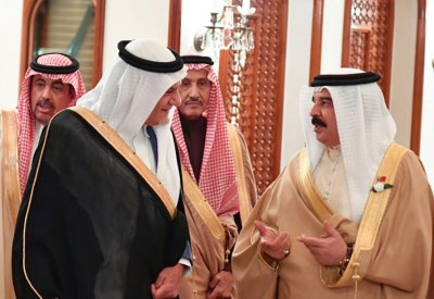 جلالة الملك المفدى يستقبل الأمير تركي الفيصل وعدد من الأمراء بالمملكة السعودية 