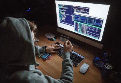 شقيقين يستوليان على أكثر من مليون دينار من 38 ضحية