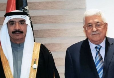 محمود عباس يتسلم أوراق اعتماد أحمد الرويعي كسفير غير مقيم
