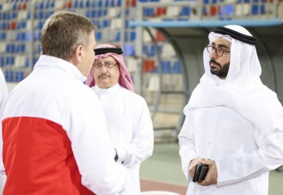 وزير الشباب يشهد تدريب المنتخب الوطني الأول