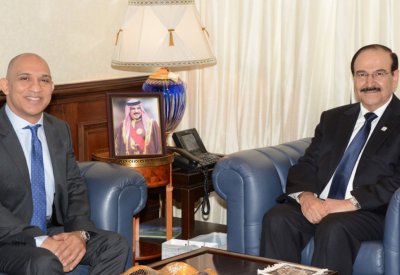 ميرزا يستعرض مع منفردي مجالات التعاون مع مجلس الشورى