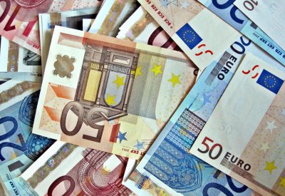 105 مليارات دولار استثمارات دول الخليج العربية في الاتحاد الأوروبي