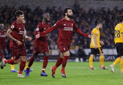 صلاح يقود ليفربول لفوز صعب ويتصدر ترتيب الهدافين