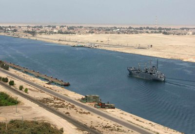 47 سفينة تعبر قناة السويس اليوم بحمولة 7ر2 مليون طن