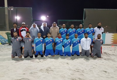 رئيس اتحاد الكرة يشهد تدريبات منتخب الشواطئ