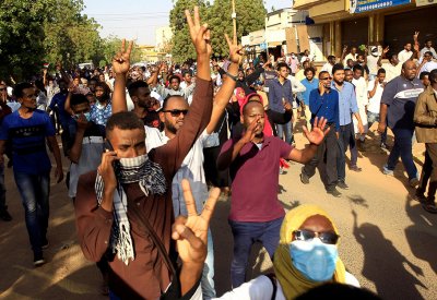 السودان.. قائد عسكري يطالب بسرعة حل الأزمة الاقتصادية