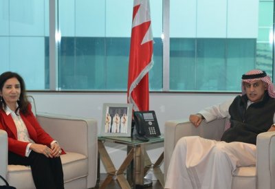 وزير الصناعة يستقبل الشريك الإداري بإدارة الموارد البشرية الذكية
