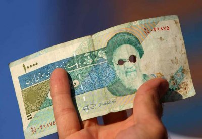 لحماية المرشد من "الفتنة".. إيران تعرقل قوانين تمويل الإرهاب