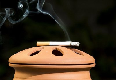 علماء: التدخين السلبي يمكن أن يؤدي إلى الموت المفاجئ