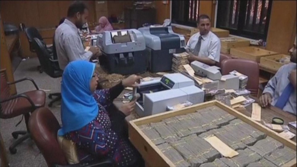 تغيير ضريبي بمصر قد يحفز البنوك على إقراض القطاع الخاص