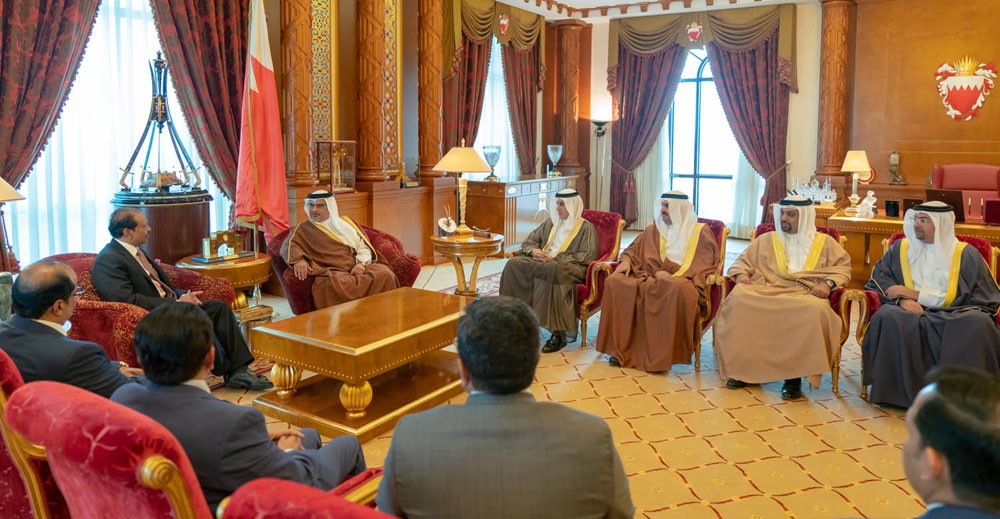 ولي العهد : مزايا البحرين الاستثمارية الجاذبة استقطبت العديد من الاستثمارات