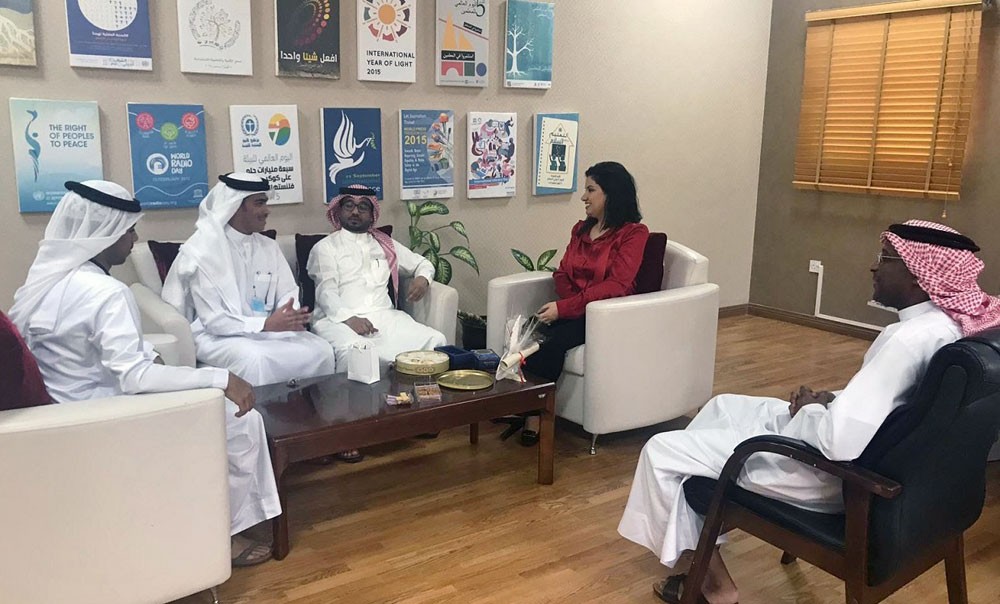 المنسق الوطني لمدارس اليونسكو تلتقي ممثلي مجلس طلبة ثانوية مدينة عيسى للبنين