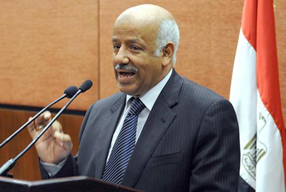 حبس وزير العدل السابق في مصر 15 يوماً.. هذه جرائمه