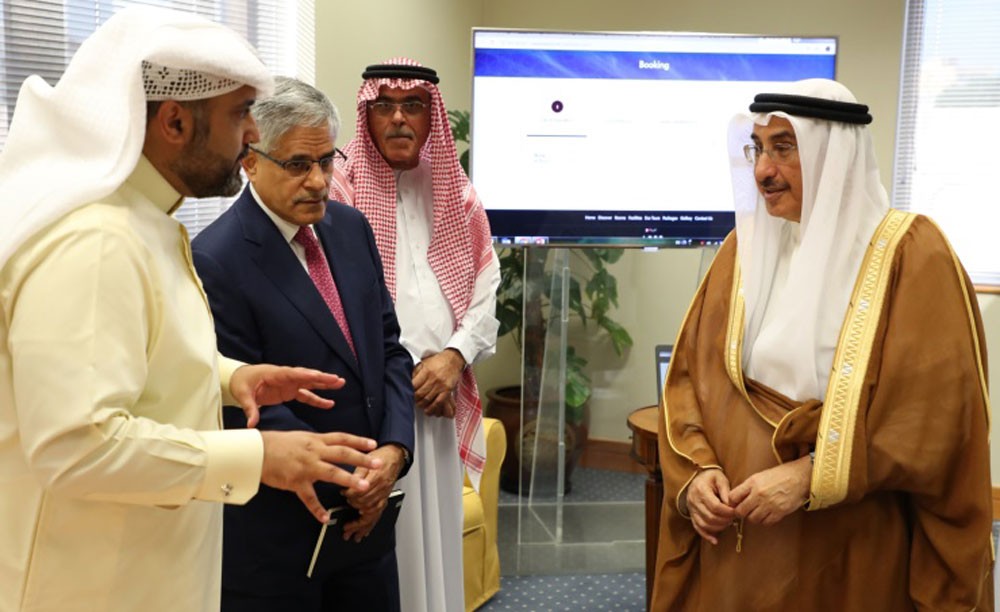 خالد بن عبد الله: التحول الإلكتروني واقع تتطلبه طبيعة الخدمات