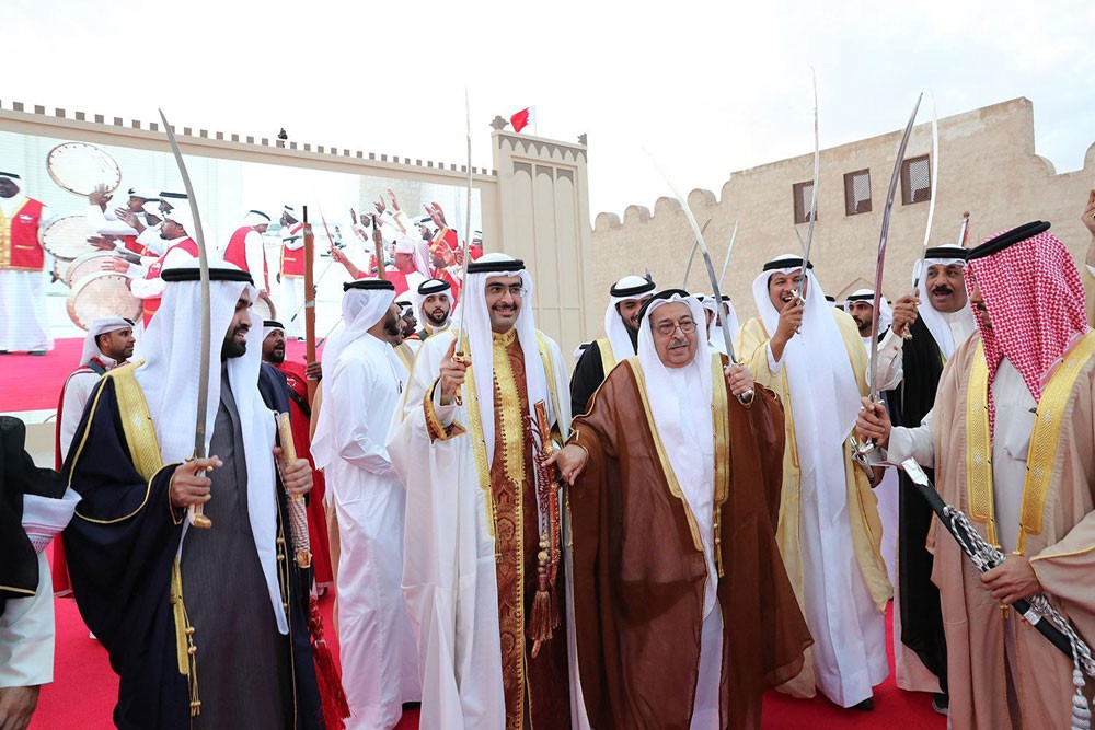 أهالي الرفاع يحتفون بالأعياد الوطنية