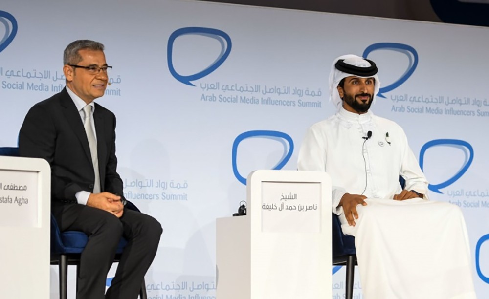 فيصل بن راشد يشيد بمضامين كلمة ناصر بن حمد في قمة رواد التواصل الاجتماعي العرب