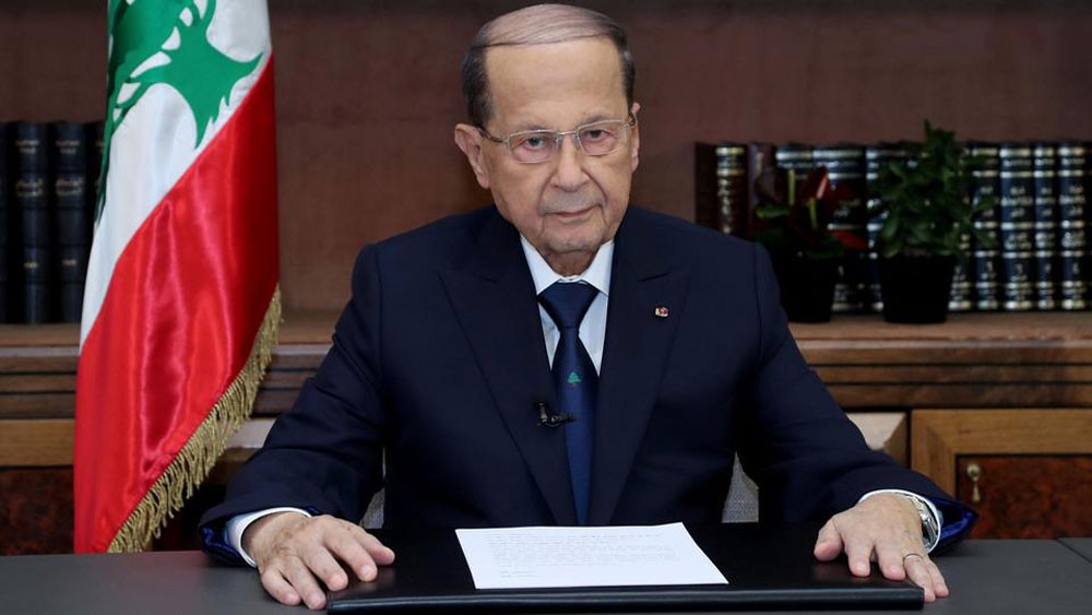 لبنان.. عون يتدخل لحل أزمة الحكومة ويحذر من "كارثة"