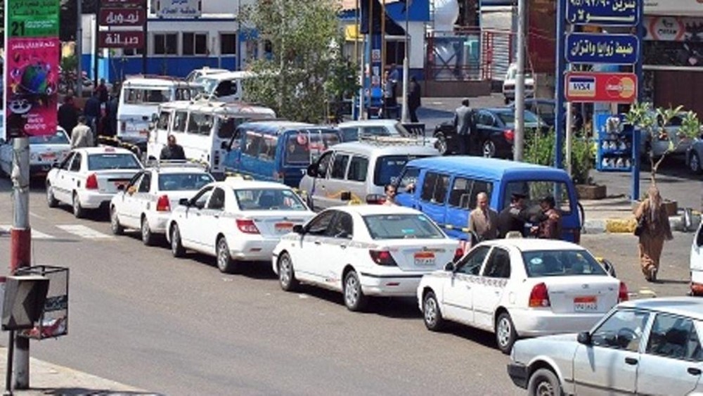طوابير خبز ووقود في السودان.. والمعارضة تستنهض الشارع