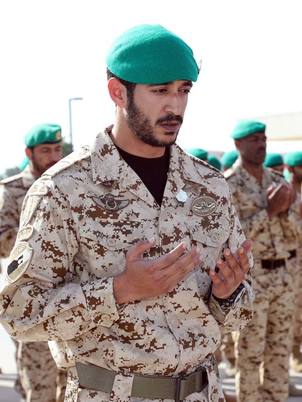 خالد بن حمد: تعجز الكلمات أن توفي شهدائنا حقهم