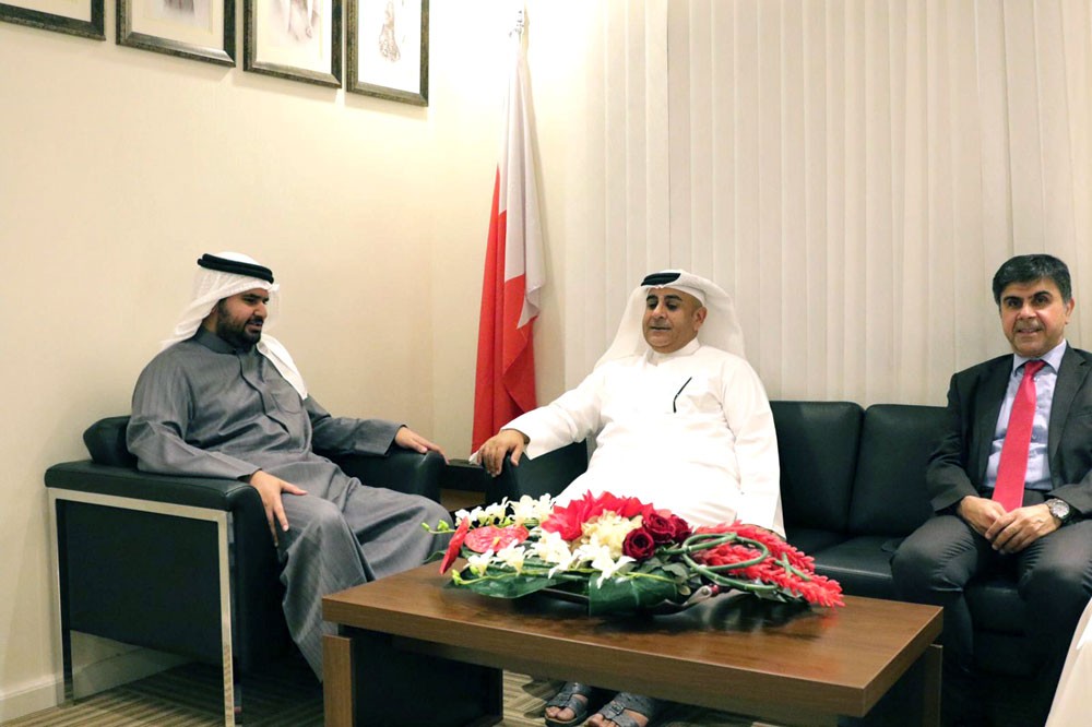 سمو الشيخ عيسى بن علي يستقبل رئيس اللجنة التنظيمية الخليجية