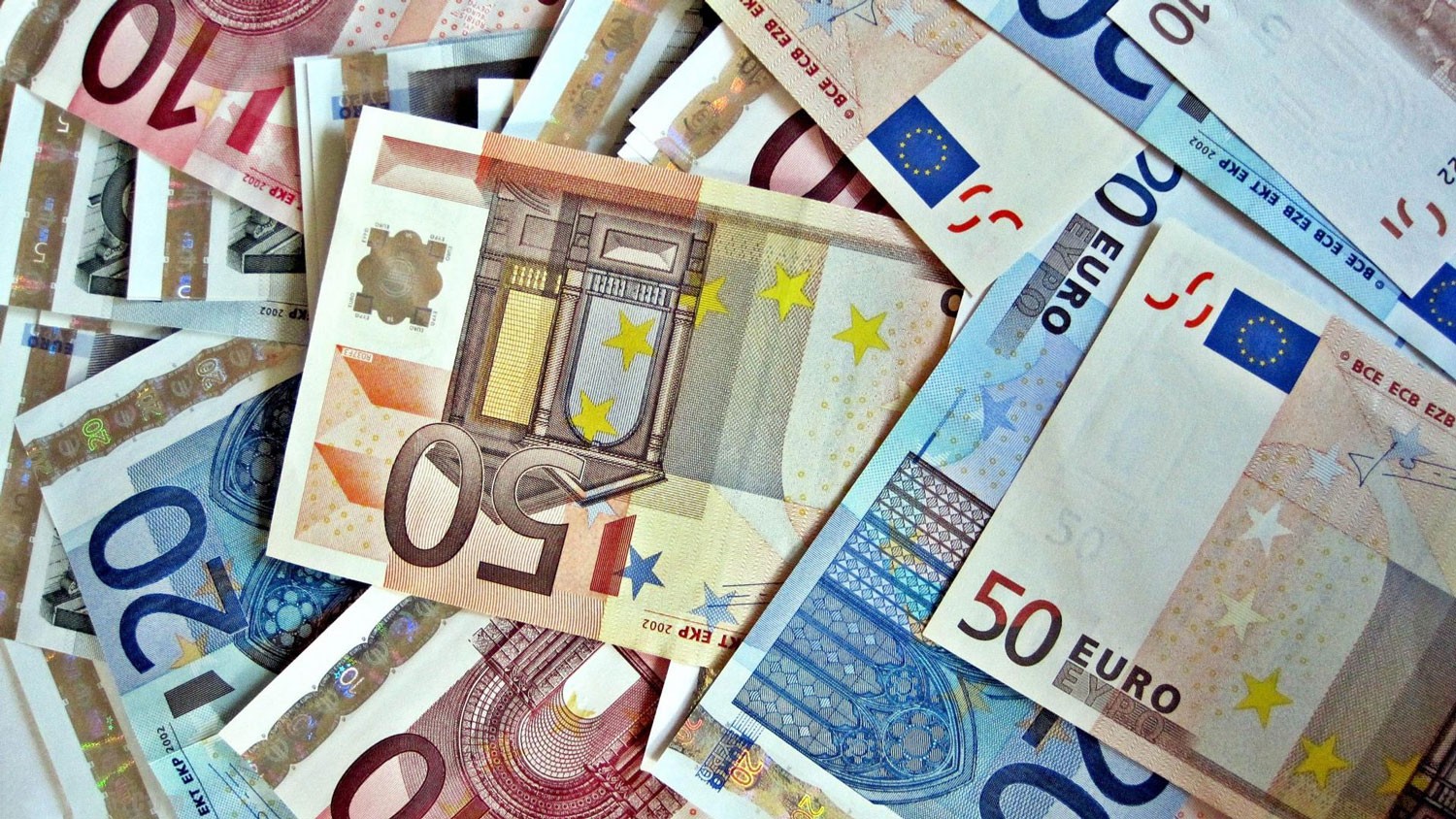 105 مليارات دولار استثمارات دول الخليج العربية في الاتحاد الأوروبي