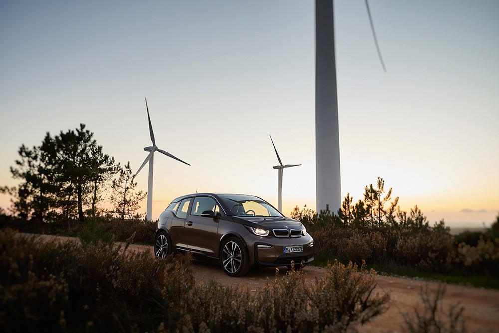 مبيعات مجموعة BMW تنمو في نوفمبر