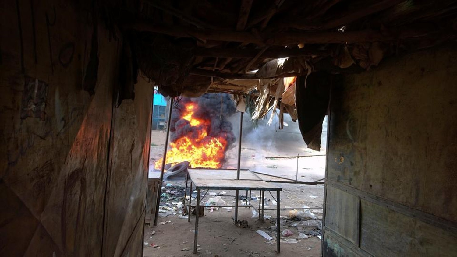تواصل التظاهرات بالسودان.. وبعض الاحتجاجات بالخارج