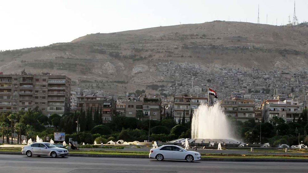 الإمارات تعلن عودة العمل بسفارتها في دمشق
