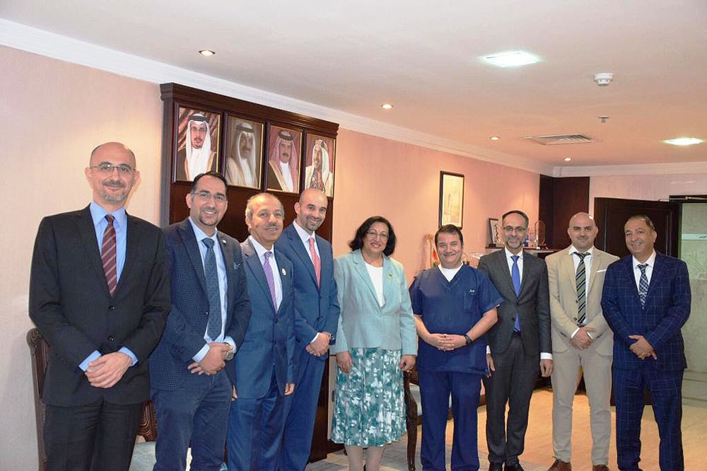 وزيرة الصحة تستقبل الطبيب الزائر محمد أبو هلال وأطباء بقسم الجراحة