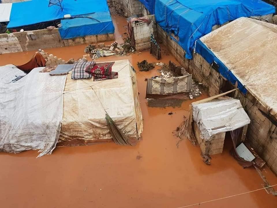 مآسٍ إنسانية بمخيمات مهجري الحرب السورية