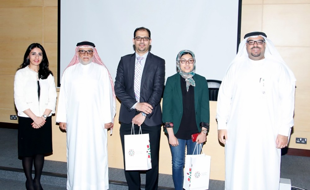 جامعة الخليج العربي تستضيف خريجيها لتقديم محاضرة