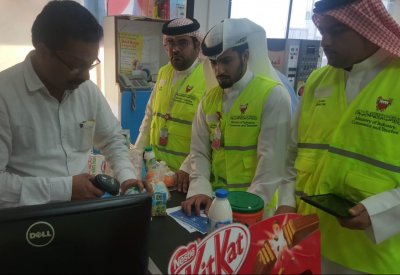 التجارة تواصل حملاتها التفتيشية المكثفة على كافة منافذ البيع للتأكد من التطبيق السليم للقيمة المضافة