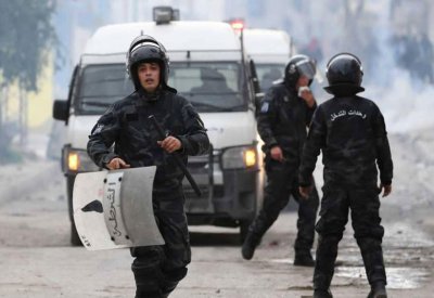  تونس تمدد "حالة الطوارئ" حتى فبراير