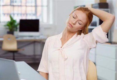 أمراض خطيرة تفتك بجسدكم.. احذروا الجلوس لمدة طويلة!