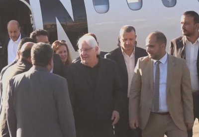 الحوثي يفاوض غريفثس بصنعاء.. ويقصف شرق الحديدة