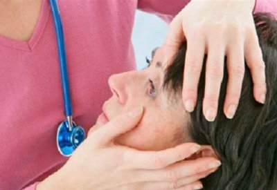 شعورك بهذا الأمر في أذنك.. يدل إلى معاناتك من نقص الحديد!