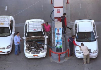 مصر تبدأ أولى خطوات رفع الدعم الكامل عن أسعار الوقود