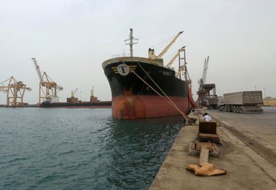 التحالف: 3 سفن لا تزال تنتظر دخول ميناء الحديدة