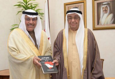 محمد بن مبارك يستقبل السفير حمد العامر
