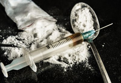 نزيل في سجن جو يروج المخدرات بعد تهريبها إليه من الخارج