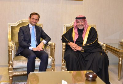 وزير العدل يستقبل السفير الإيطالي لدى مملكة البحرين