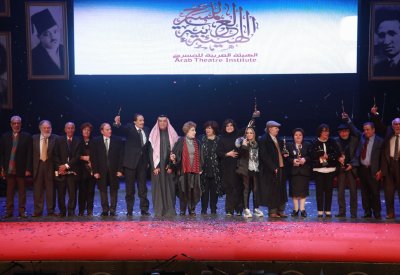 افتتاح مبهر وحضور جماهيري لافت لمهرجان المسرح العربي