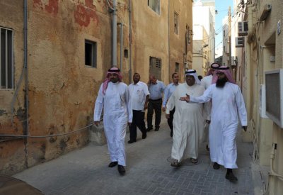 مدير عام بلدية المحرق يتفقد الاحتياجات البلدية لمنطقة الحد
