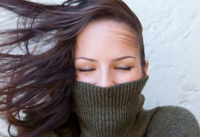 4 أقنعة تحمي شعرك من قساوة الشتاء