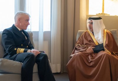 سمو ولي العهد يلتقي قائد الأسطول الخامس