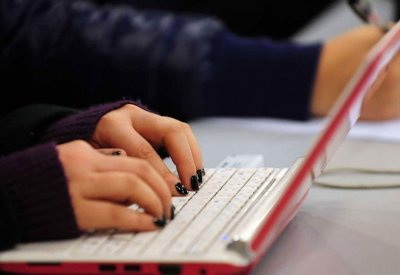  خدعة في لوحة مفاتيح الكمبيوتر تنقذك من "صدمة الأحرف الكبيرة"
