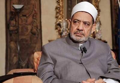  بعد معاقبة فتاة "فيديو الحضن".. شيخ الأزهر يتدخل