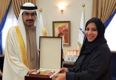 سمو محافظ الجنوبية يكرم عددا من الموظفين المتقاعدين