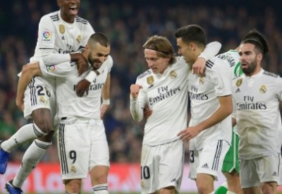 بطولة إسبانيا: قمة نارية بين ريال مدريد وإشبيلية واختبار سهل لبرشلونة